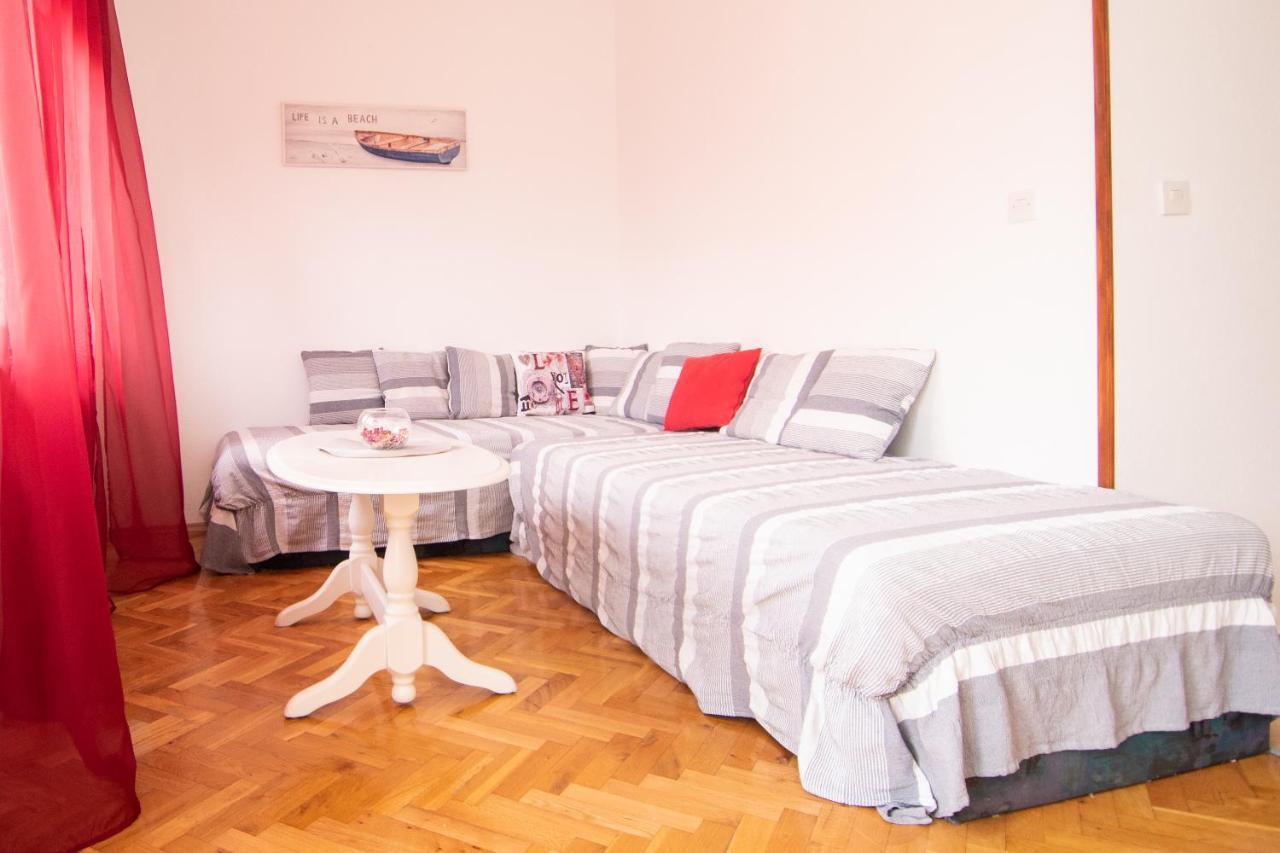 Apartmani Ivana Kastela Exterior photo