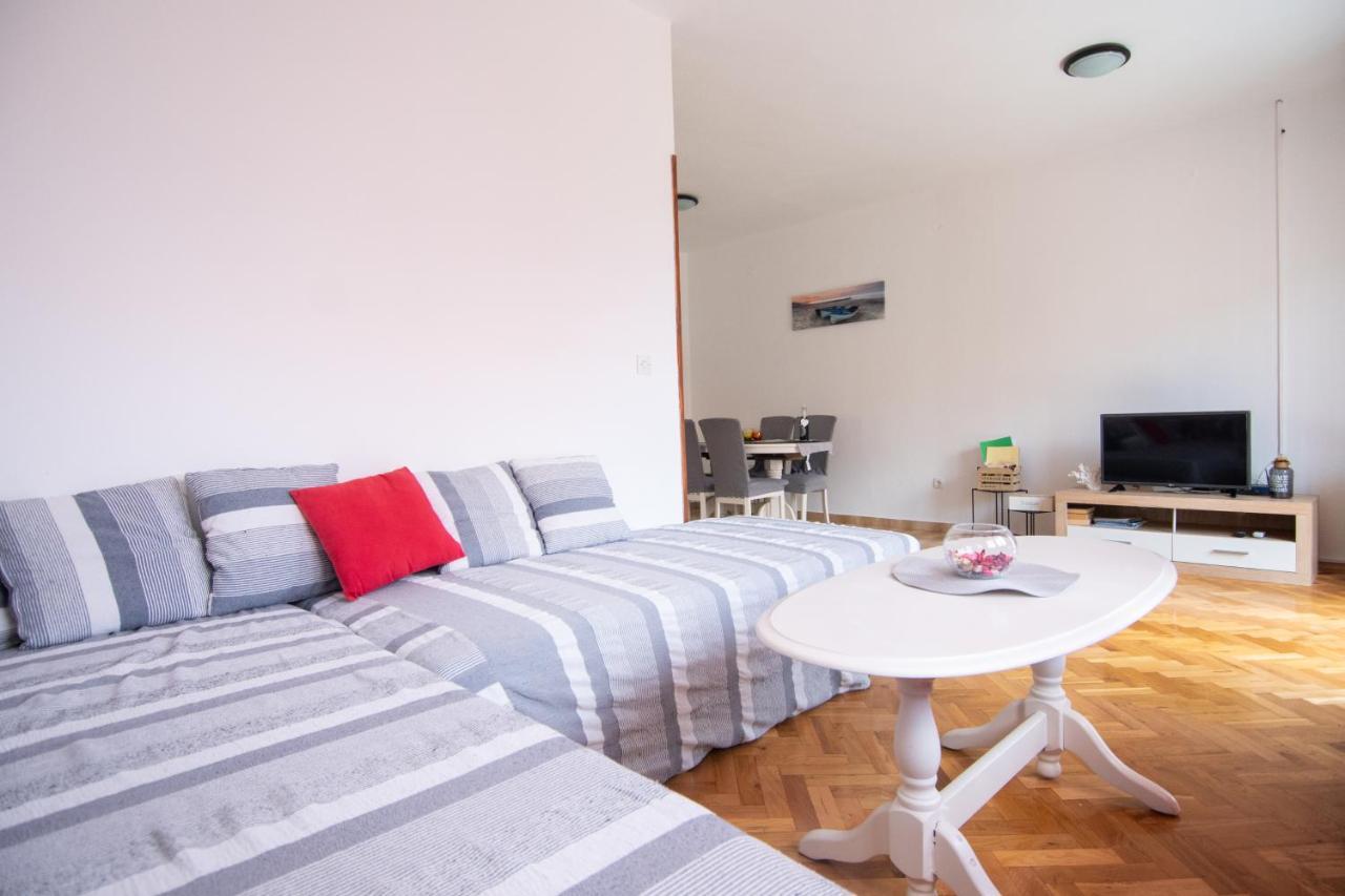Apartmani Ivana Kastela Exterior photo