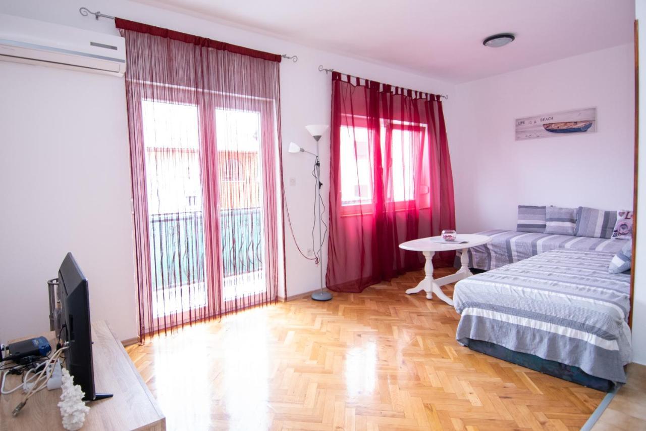 Apartmani Ivana Kastela Exterior photo