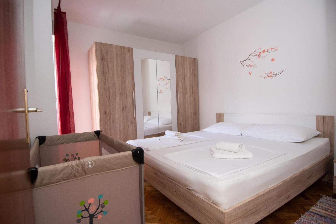 Apartmani Ivana Kastela Exterior photo